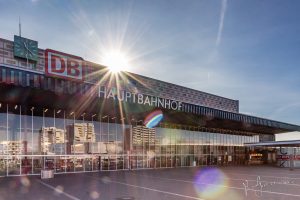 am Hauptbahnhof (Petra)