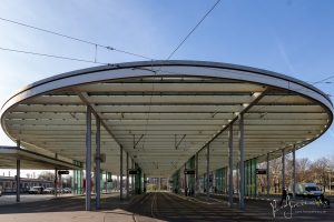 am Hauptbahnhof (Petra)