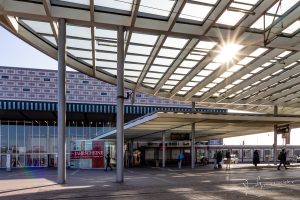 am Hauptbahnhof (Petra))