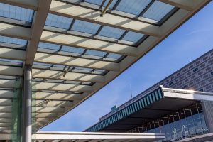 am Hauptbahnhof (Petra)